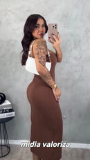Vestido Midi Tomara que Caia Canelado - Elegância e Conforto em um Único Vestido! TECIDO ANARRUGA!