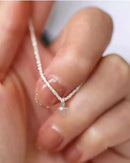 Colar de corrente hipoalergênico feminino com pingente de cruz, presente perfeito para qualquer ocasião.